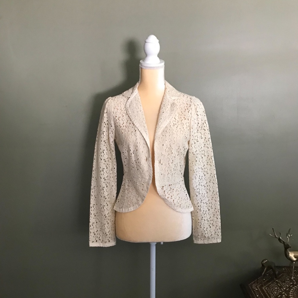 Floral lace summer blazer